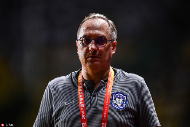 施蒂利克:我们的防守球员出现失误 提前换阿奇