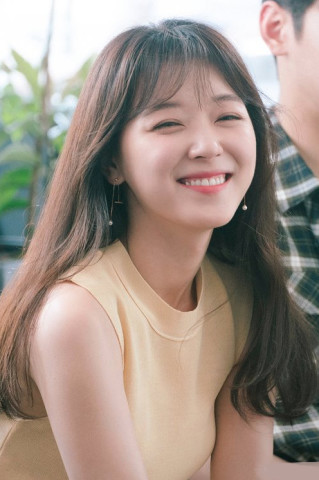 韩国女星赵友利童年照流出,真是一个从小美到