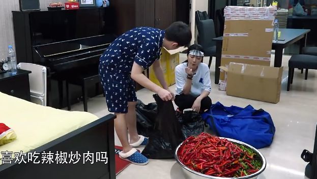 欣然送武艺100斤辣椒,李维嘉一脸懵,欣然却说