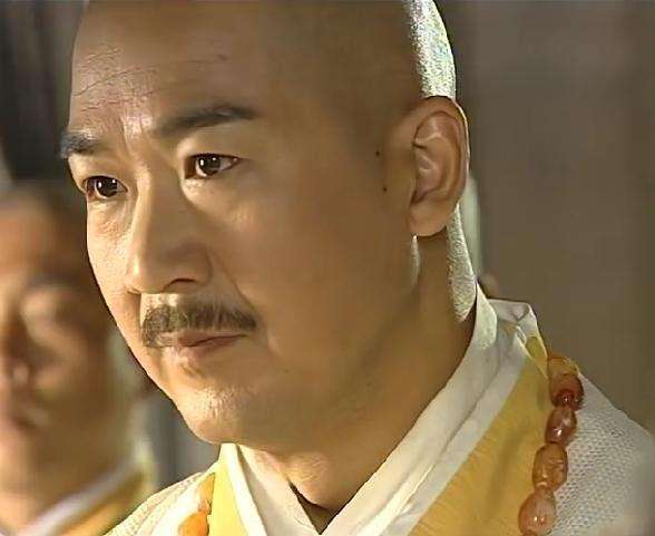 倚天屠龙记中为何成昆败给了瞎眼的谢逊呢