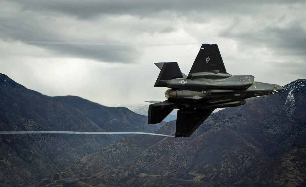 洛-马又想出赚钱高招?搞F22与F35混合型战机