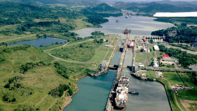 萨尔瓦运河位于沙特阿拉伯和卡塔尔边界地区,全长60公里,宽200米,最大