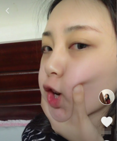 抖音病娇女一条视频圈粉百万,当看到她的生活