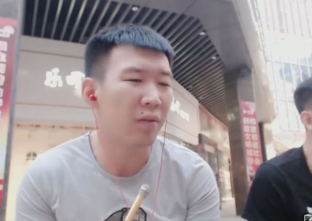 小白龙直播透漏官司进展,大橙子起诉要60万,每个月4万抚养费!高级黑!
