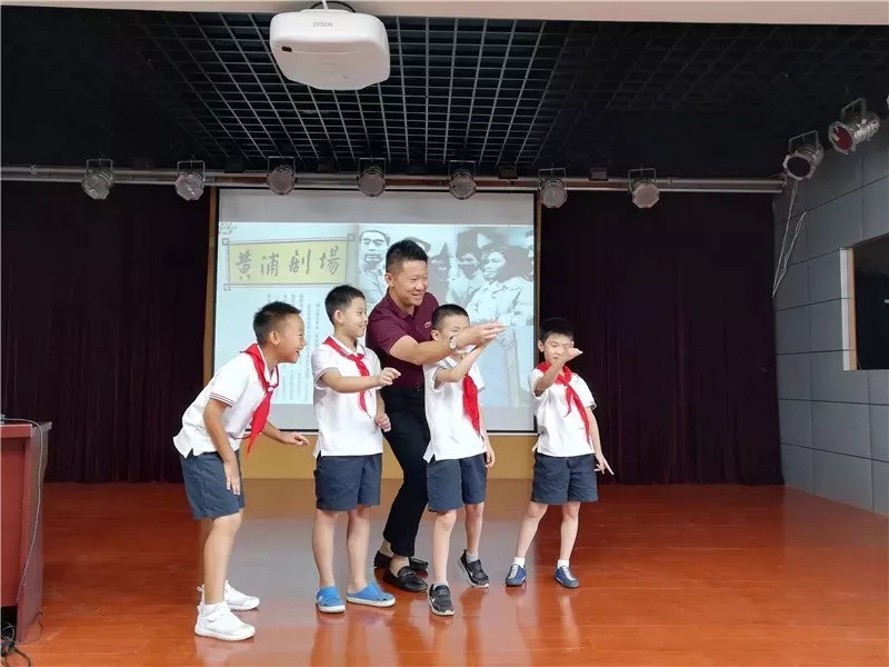 静安淮剧艺术家周筱芳流派促进中心"淮剧非遗文化讲座"走进虹口区红旗