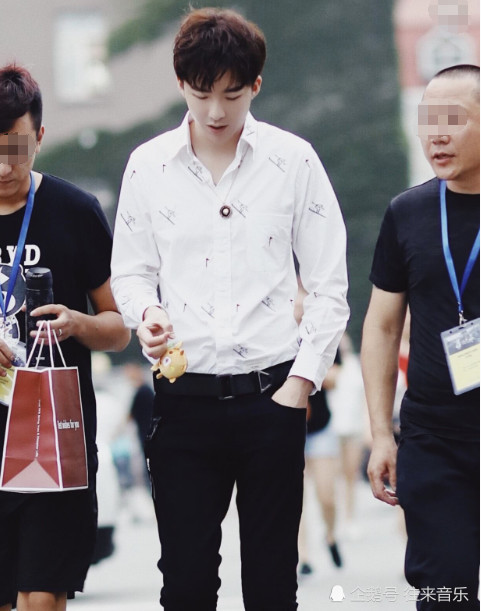 抖音摩登兄弟参加音乐节目,却不小心暴露这一