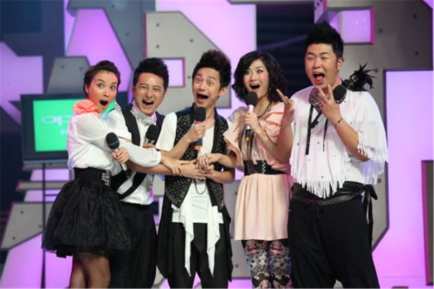 《快本》代班主持表现过头!导演组关麦何炅黑脸,网上骂声一片!