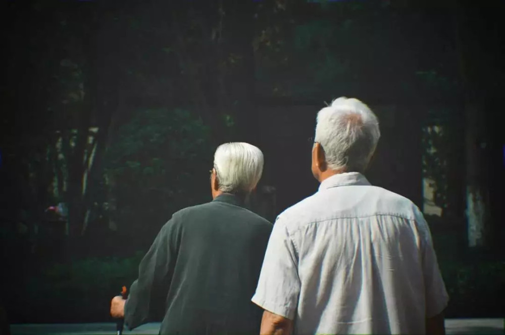 母亲|今日重阳节：降央卓玛《父亲》《母亲》，祝福天下父母健康长寿！