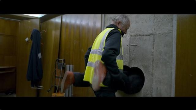 未上映就触众怒,这部老戏骨群集的电影,到底做