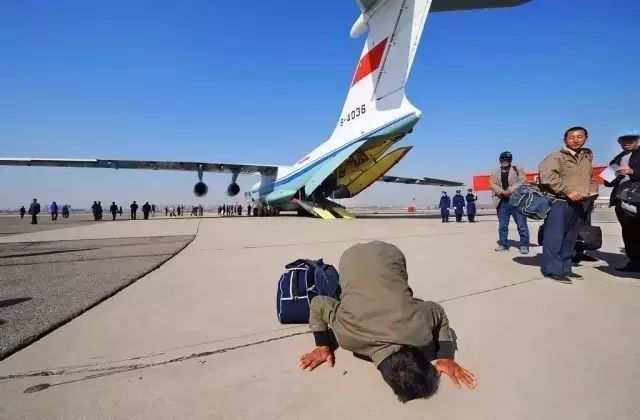 日本被淹,中国大使馆火速派车接人:有一种感动