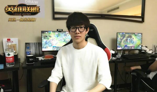 LOL:IG上单Theshy个人实力太出众,能与他正面