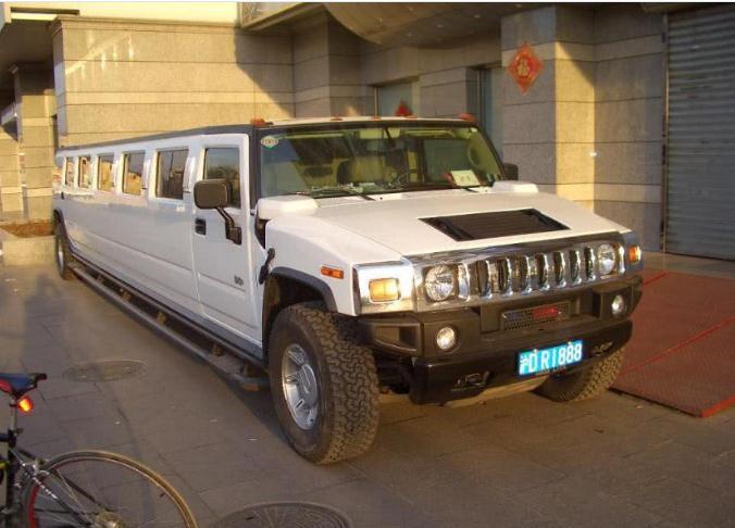 球仅三台的加长悍马,两台在中国,一台在沙特,自