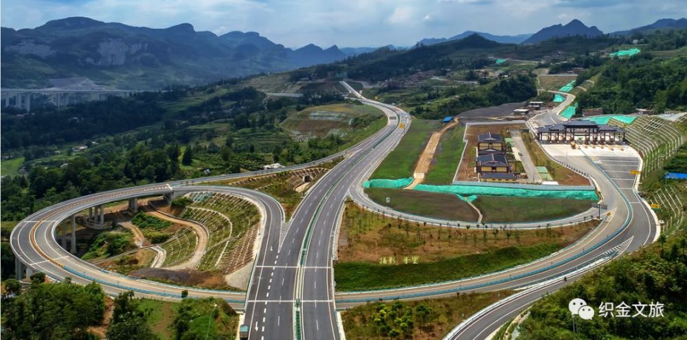 赤(四川赤水)望(贵州安顺望谟)高速织金至普定段建成通车,织普高速熊