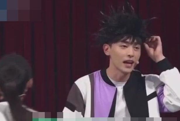 张一山邓伦一起出席综艺节目,杨紫的反应,网友