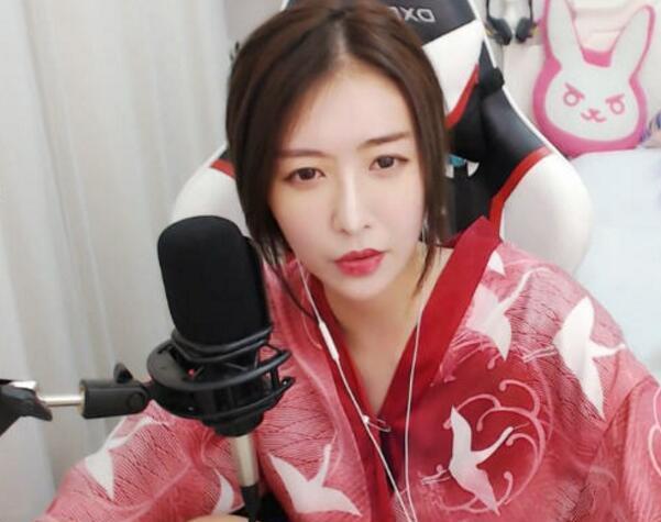 斗鱼饺子君火女事件后诸事不顺 被朋友出卖骗钱还怂恿房管删牌子