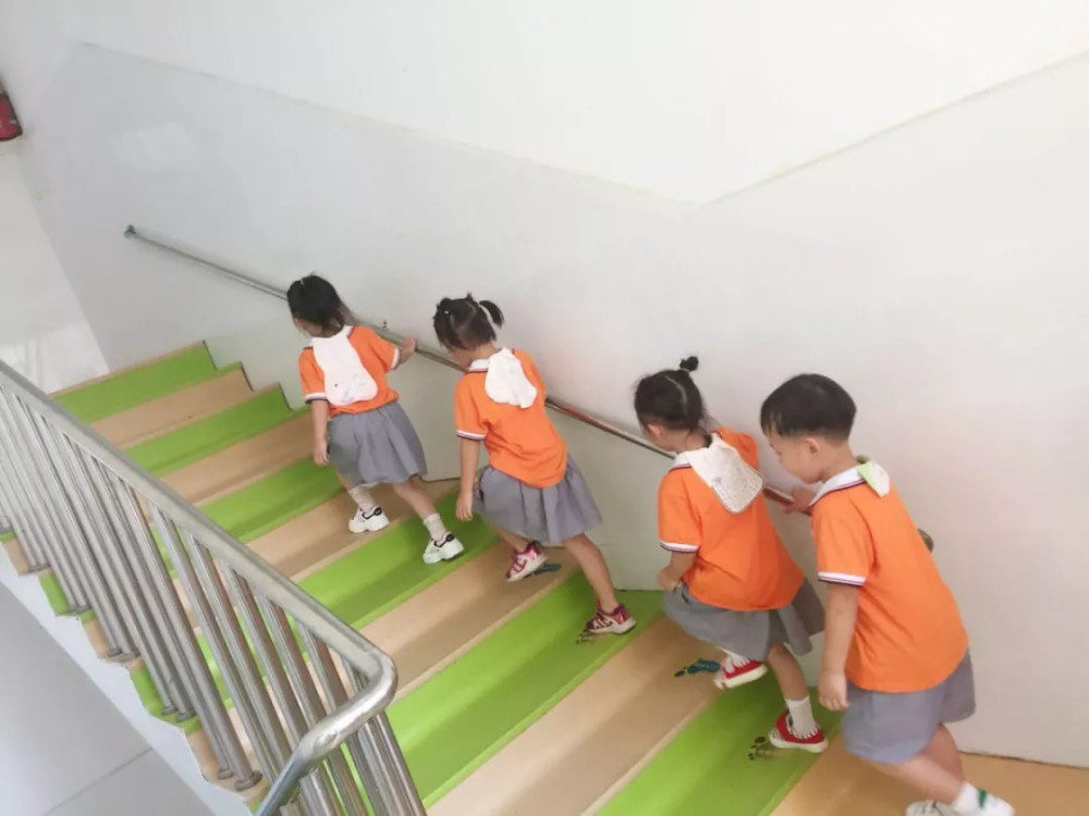 新干县城南幼儿园开学第一课之安全教育