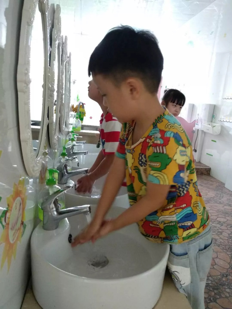 新干县城南幼儿园开学第一课之安全教育