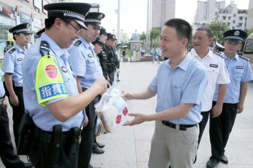 辅警编制改革已经开始,各地辅警工资福利会提