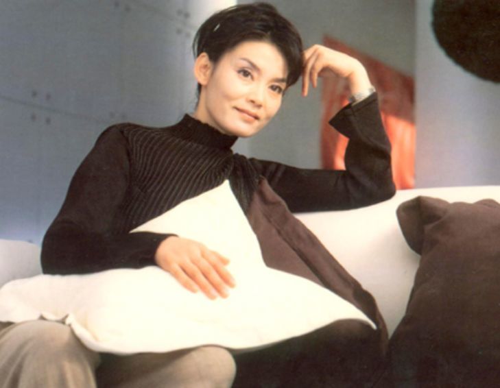 她是国家一级演员,曾是朱军最想追到的女人,今看破红尘皈依佛门