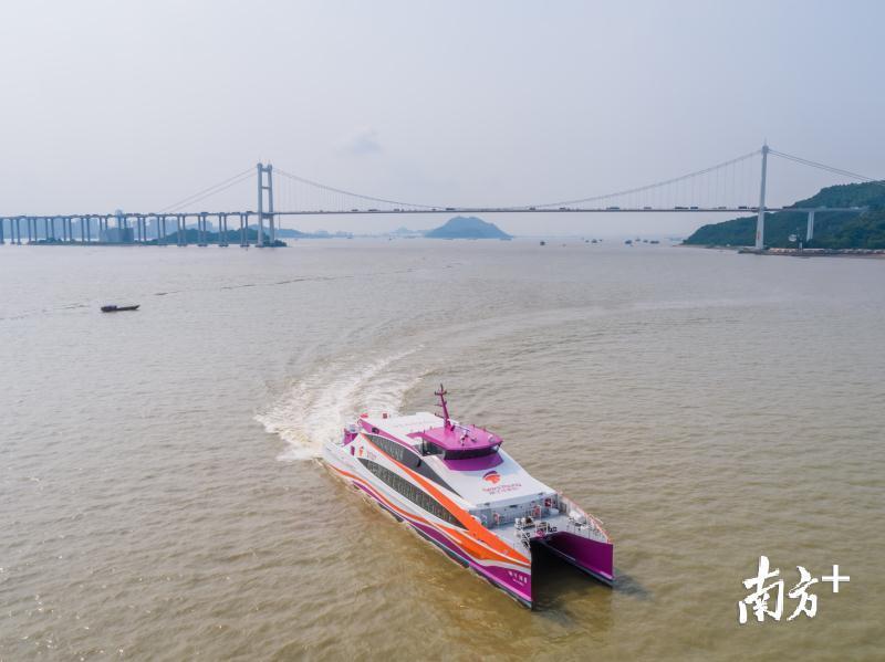 海上彩虹今日首航!东莞港往返香港机场更舒