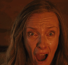 (母亲的形象真的完全是按《闪灵》的路子来的啊)