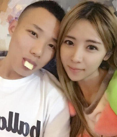 (来自:腾讯体育)值得一提的是,王曼出生于1988年11月21日,周锐出生于