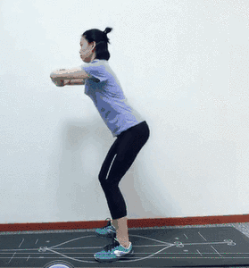 右腿屈向前,用外侧支撑地面,腰背平直,缓慢前倾身体至出现明显牵拉感