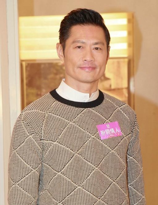 55岁tvb黄德斌低调结婚,不穿礼服不迎亲不摆酒一切从简