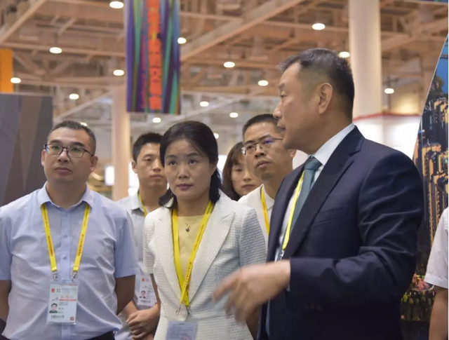 宁德市长梁伟新,副市长杨方莅临地交会宁德展馆指导工作