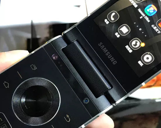 不正常!这都什么时候了三星W2019还没消息