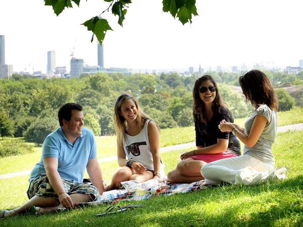 英式英语中的一些俚语、短语合集,地道英语马