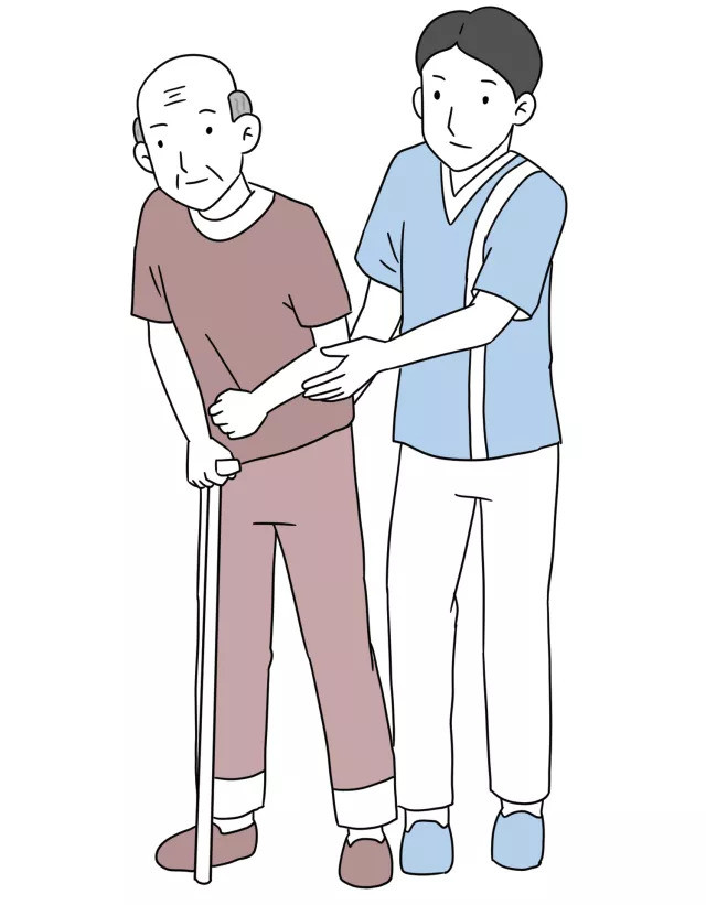 优秀护理员图文帮助老人行走活动的正确方法