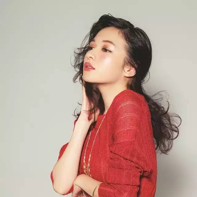 耳朵也要打腮红?霓虹妹元气满满的秘密就是它!