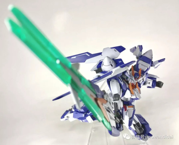 装备真多!高达00潜行者改造机