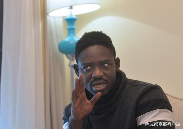 四川话8级嘿人李逵:全网最火外国人 还是全球百大dj御用mc