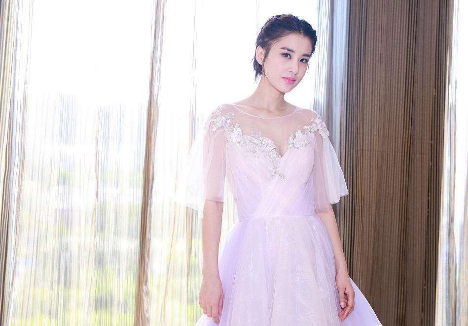 黄圣依|从“星女郎”到“赵家班”最后成为“网红”，黄圣依怎么了？