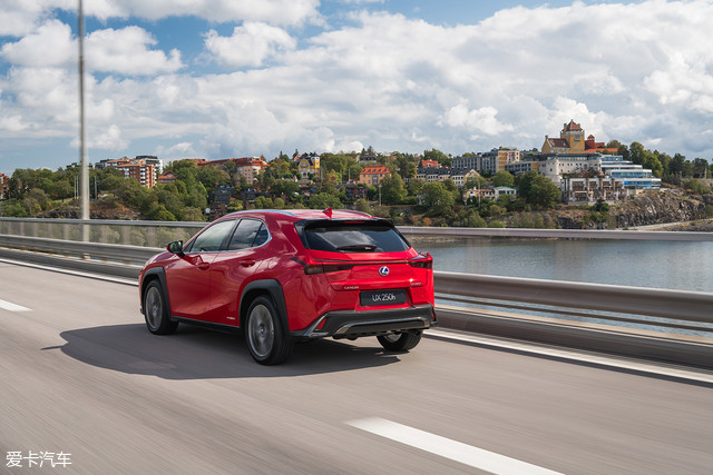 欧洲味儿的寿司 海外试驾雷克萨斯UX