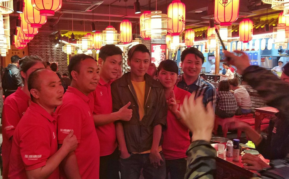 张靓颖带谢霆锋成都涮火锅,饭后谢霆锋疑与王