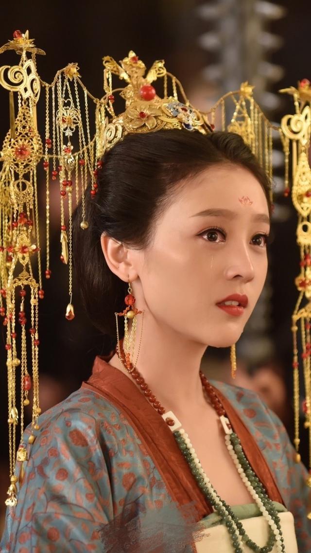 舒暢:我孟婆妝美,何花:我孟婆妝美,楊蓉:我就笑笑不說話!