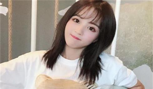 莉哥直播被骂哭,承认好友位事件是自己做错了