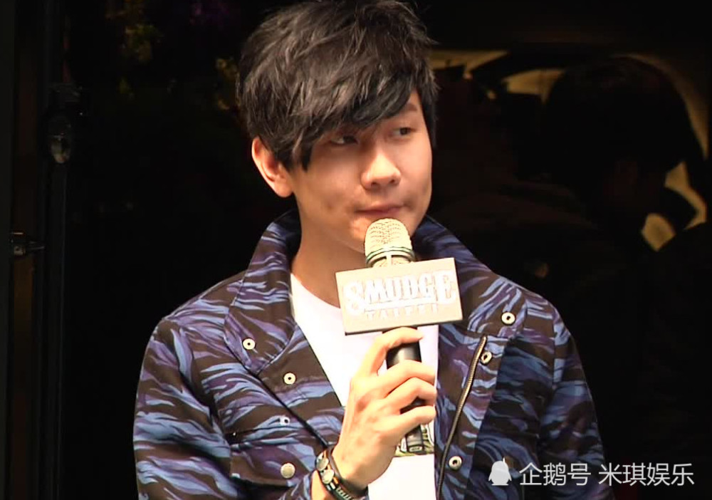 林俊杰翻唱的这首歌,在综艺和婚礼上很活跃,网