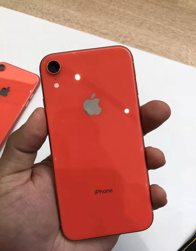 如果喬布斯哪天醒了,看到iphone xr會不會氣得躺回去?