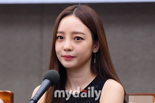 具荷拉男友贼喊捉贼,私闯民宅还家暴,长相酷似