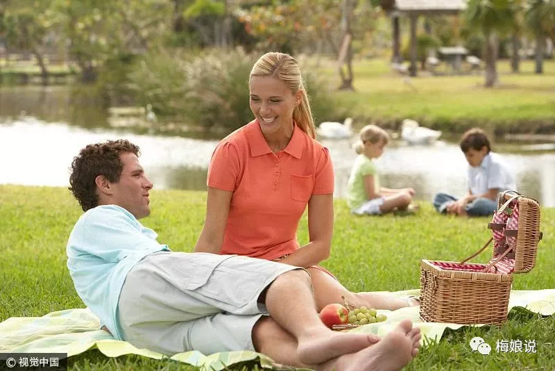 一个离过婚,带着儿子的漂亮女人,靠这一点幸福