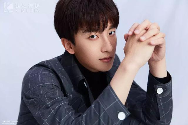 年纪轻轻竟让老戏骨也点赞 !京派小爷我站牛骏峰