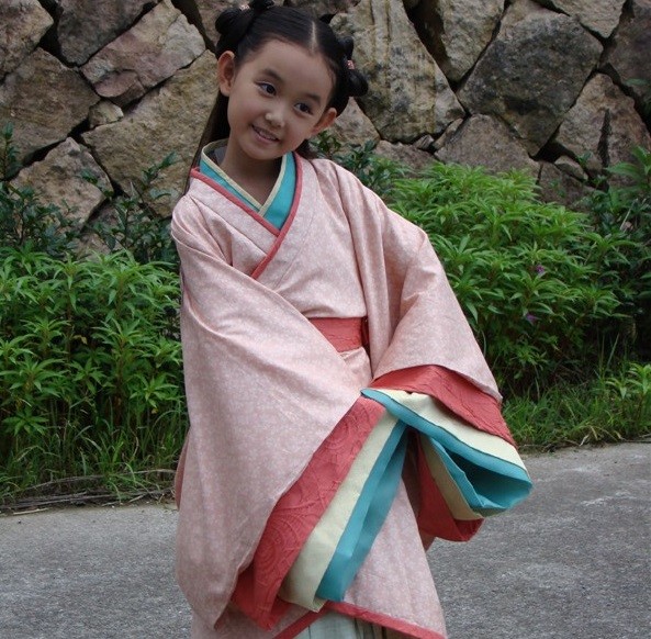 《美人心计》这部剧吧,林心如的童年时期由林妙可扮演,而王丽坤的童年