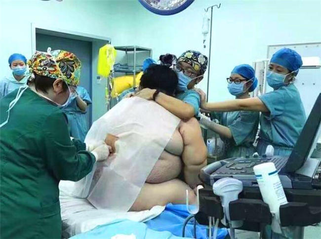 38岁产妇生下11胞胎,七儿四女,产前立下遗嘱先