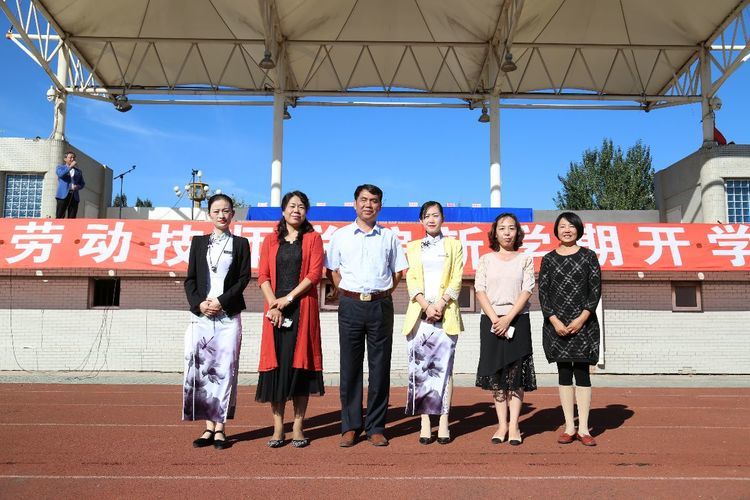 唐山劳动技师学院开学典礼暨表彰奖励大会隆重