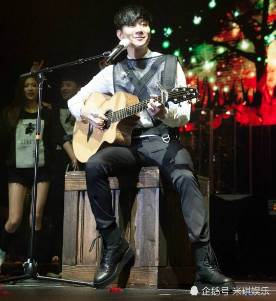 林俊杰在综艺节目唱的歌,MV却让人不想看第二