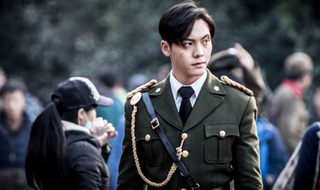 剧荒不要紧,《橙色年代》来报道,今晚七点半不见不散!